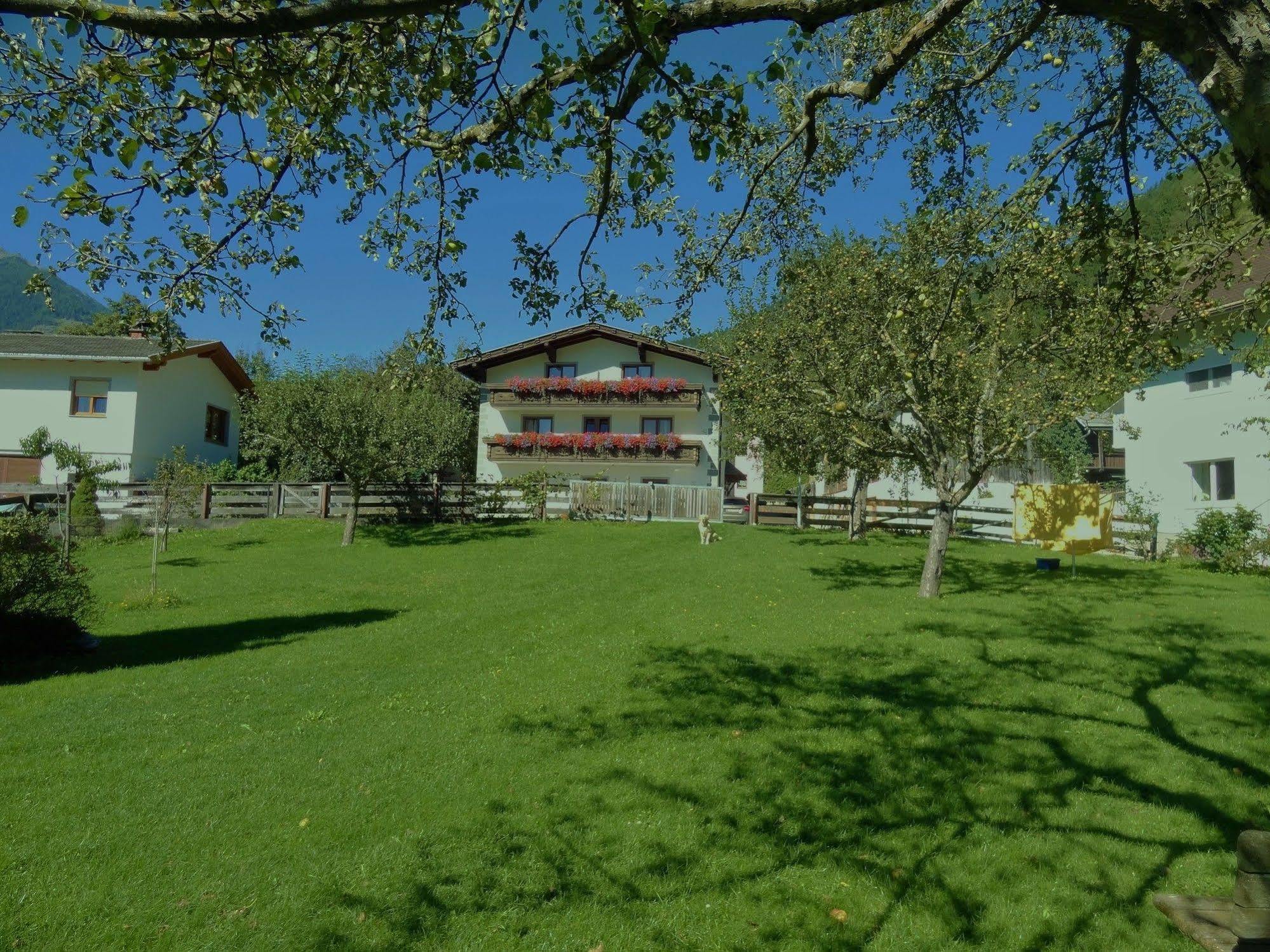 Gaestehaus Zwischenberger Obervellach Dış mekan fotoğraf
